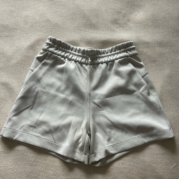 Lululemon Softstreme short - Picture 1 of 3
